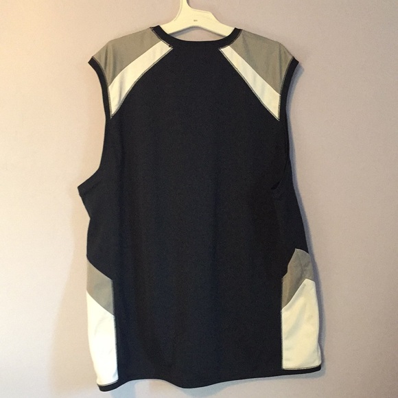 Men’s old navy workout tank top - Picture 4 of 8